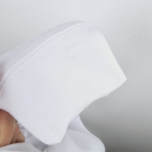 Barbie Mountain Club Ski Sweatshirt NWT - Picture 8 of 8